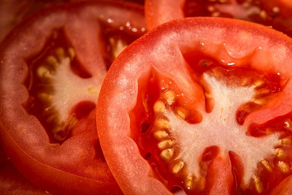Tomate pode ajudar a proteger a pele contra o câncer